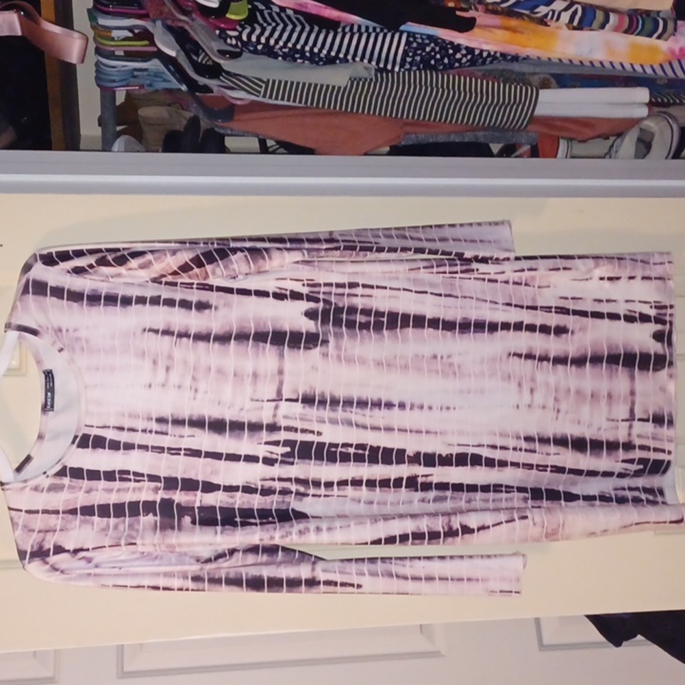 Pink black and white stretch dress